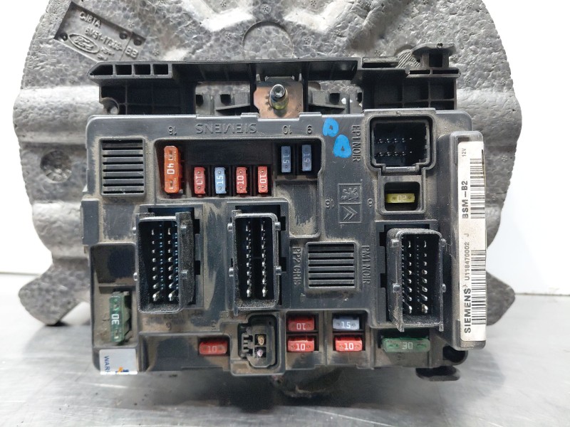 Recambio de caja reles / fusibles para citroën berlingo standard referencia OEM IAM 9650618580 U118470002J 