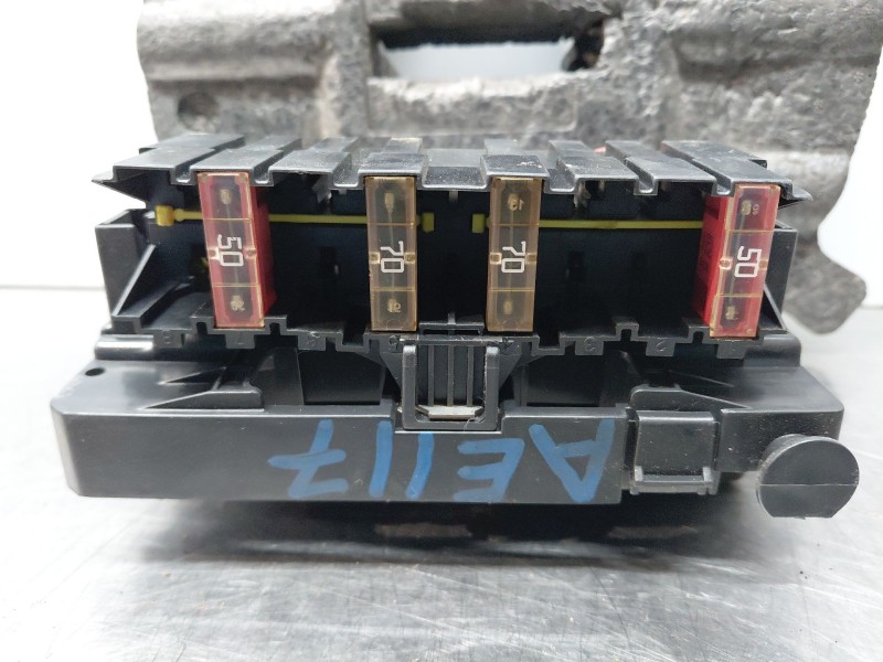 Recambio de caja reles / fusibles para citroën berlingo standard referencia OEM IAM 9650618580 U118470002J 