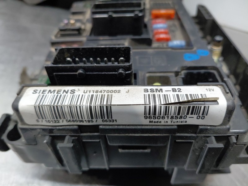 Recambio de caja reles / fusibles para citroën berlingo standard referencia OEM IAM 9650618580 U118470002J 