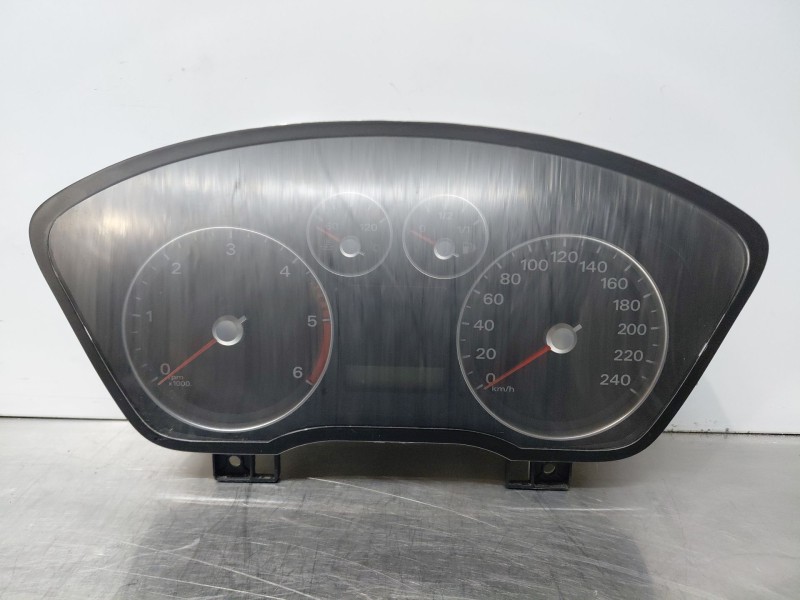 Recambio de cuadro instrumentos para ford focus berlina (cap) trend referencia OEM IAM 4m5t10849gs  