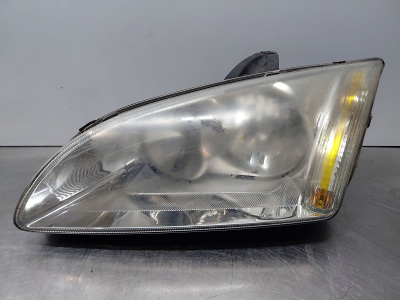 Recambio de faro izquierdo para ford focus berlina (cap) trend referencia OEM IAM   