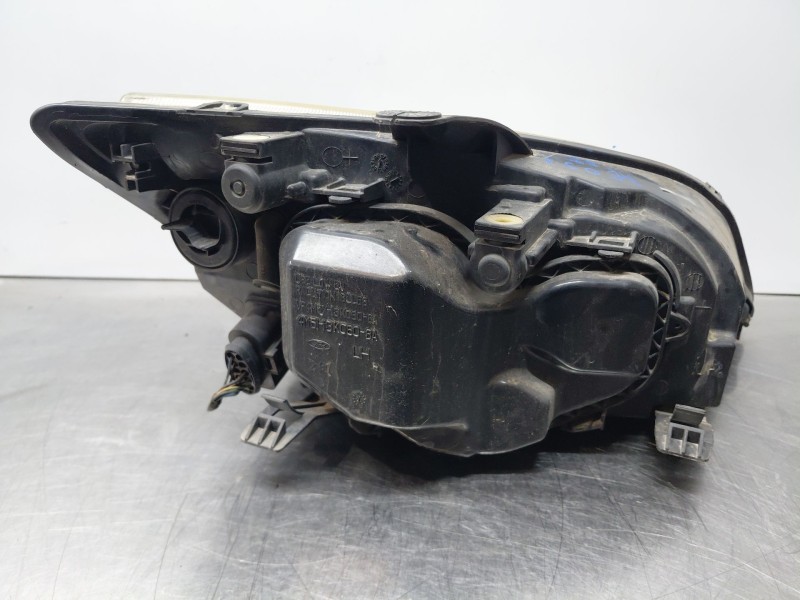 Recambio de faro izquierdo para ford focus berlina (cap) trend referencia OEM IAM   
