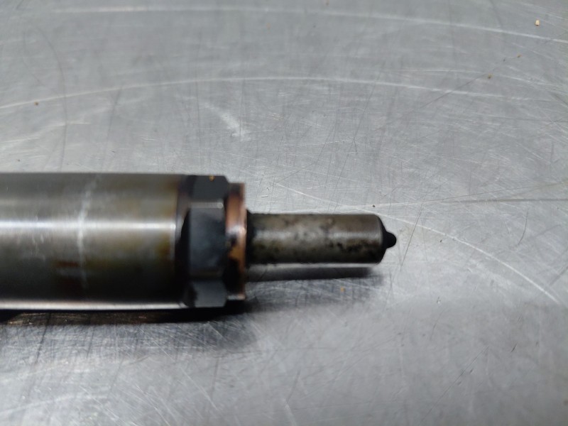 Recambio de inyector para volvo v40 momentum referencia OEM IAM   