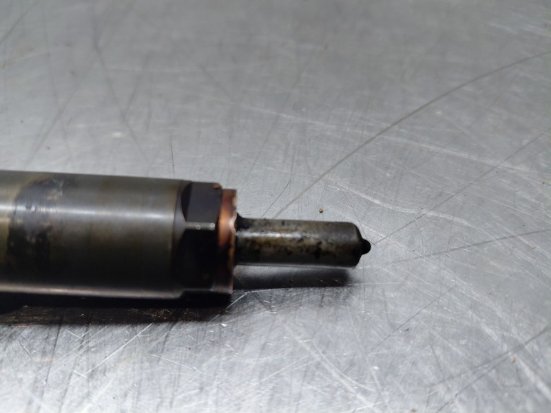 Recambio de inyector para volvo v40 momentum referencia OEM IAM   