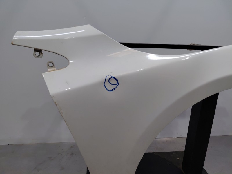 Recambio de aleta delantera derecha para volvo v40 momentum referencia OEM IAM   