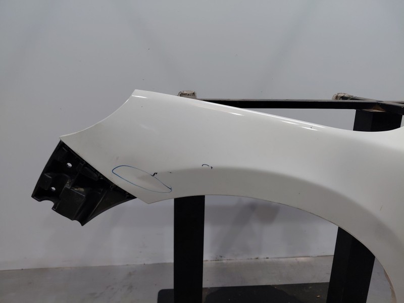 Recambio de aleta delantera izquierda para volvo v40 momentum referencia OEM IAM   