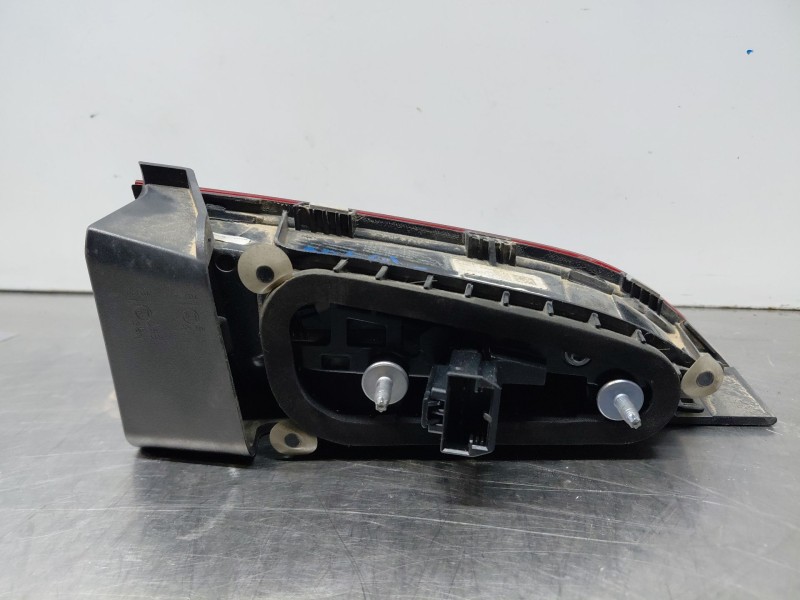 Recambio de piloto trasero derecho interior para skoda kamiq (nw4) ambition referencia OEM IAM   