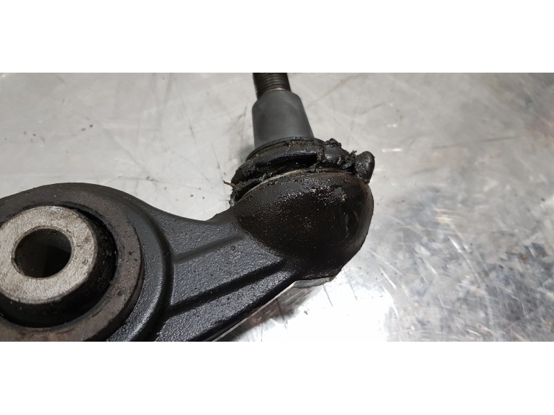 Recambio de brazo suspension inferior delantero izquierdo para land rover range rover vogue referencia OEM IAM LR034218  