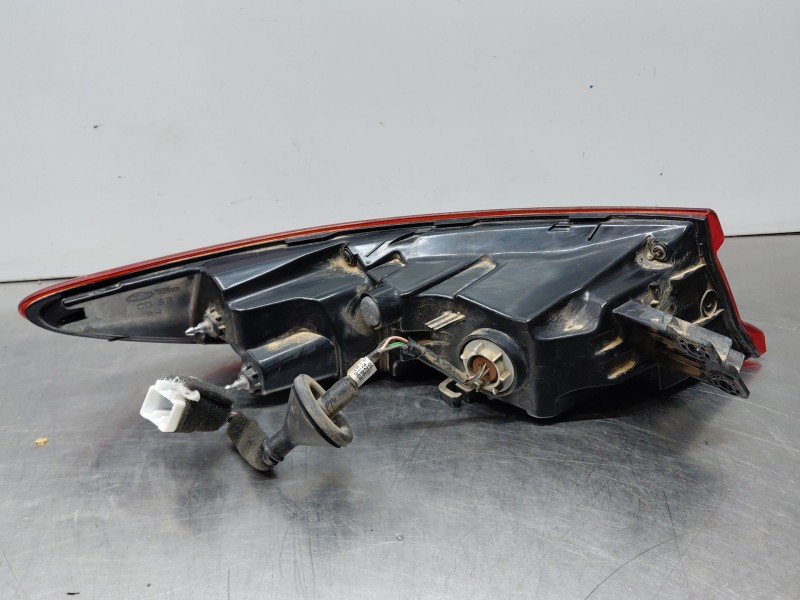 Recambio de piloto trasero derecho para kia proceed ( ) tourer referencia OEM IAM 92402J7200  