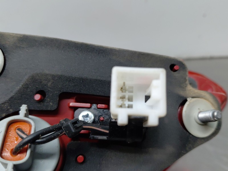 Recambio de piloto trasero derecho interior para kia stonic (ybcuv) drive referencia OEM IAM   