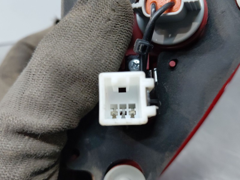 Recambio de piloto trasero izquierdo interior para kia stonic (ybcuv) drive referencia OEM IAM   