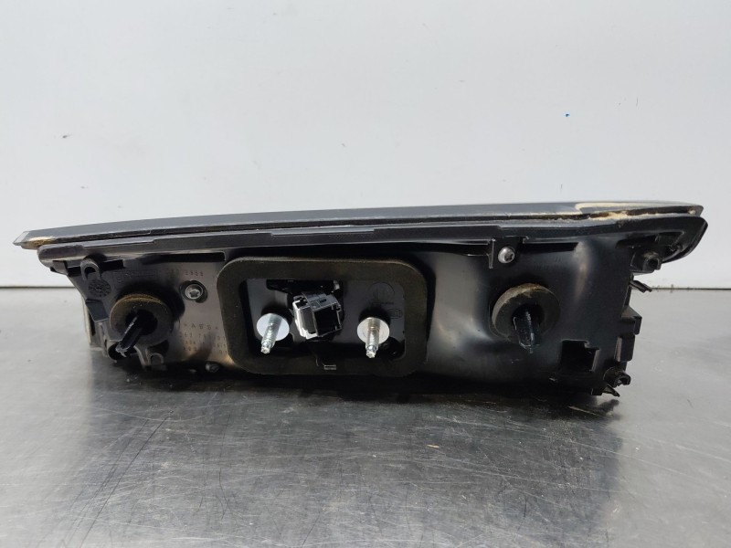 Recambio de piloto trasero izquierdo interior para peugeot 2008 (p2) allure referencia OEM IAM   