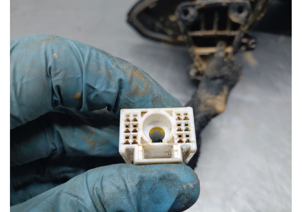 Recambio de retrovisor derecho para kia sportage phev referencia OEM IAM   