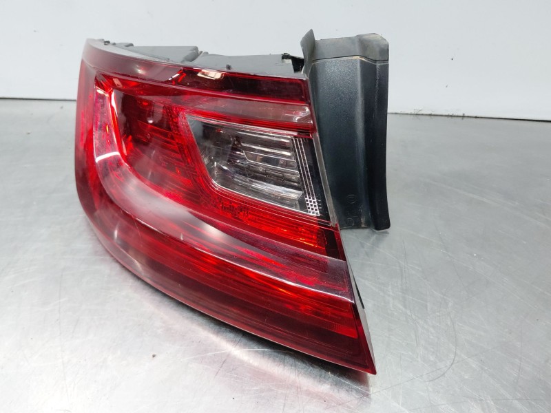 Recambio de piloto trasero izquierdo para renault megane iv berlina 5p fastback referencia OEM IAM   