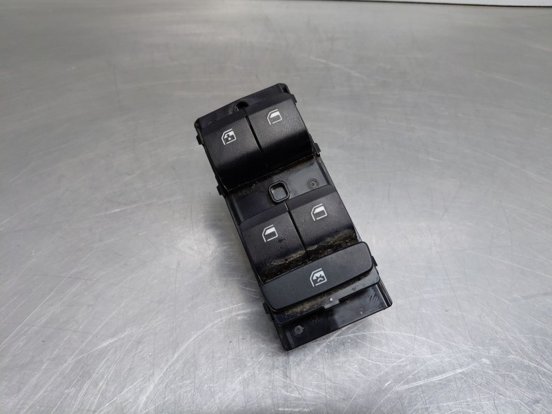 Recambio de mando elevalunas delantero izquierdo para hyundai i20 iii active referencia OEM IAM   