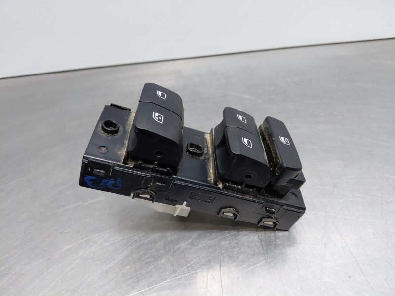 Recambio de mando elevalunas delantero izquierdo para hyundai i20 iii active referencia OEM IAM   