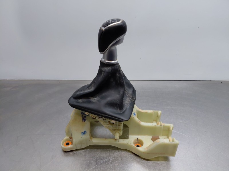 Recambio de pomo palanca cambio para hyundai i20 iii active referencia OEM IAM 43700Q0400NNB  