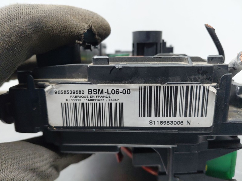 Recambio de caja reles / fusibles para citroën c4 berlina vtr plus referencia OEM IAM   