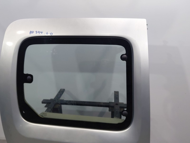 Recambio de puerta lateral corredera derecha para renault kangoo combi referencia OEM IAM   