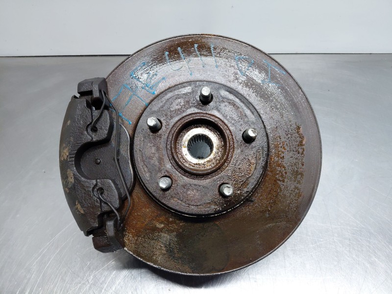 Recambio de mangueta delantera izquierda para ford transit connect (tc7) tourneo referencia OEM IAM   