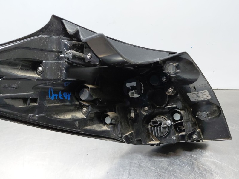 Recambio de piloto trasero derecho para toyota yaris cross mpx hybrid referencia OEM IAM   