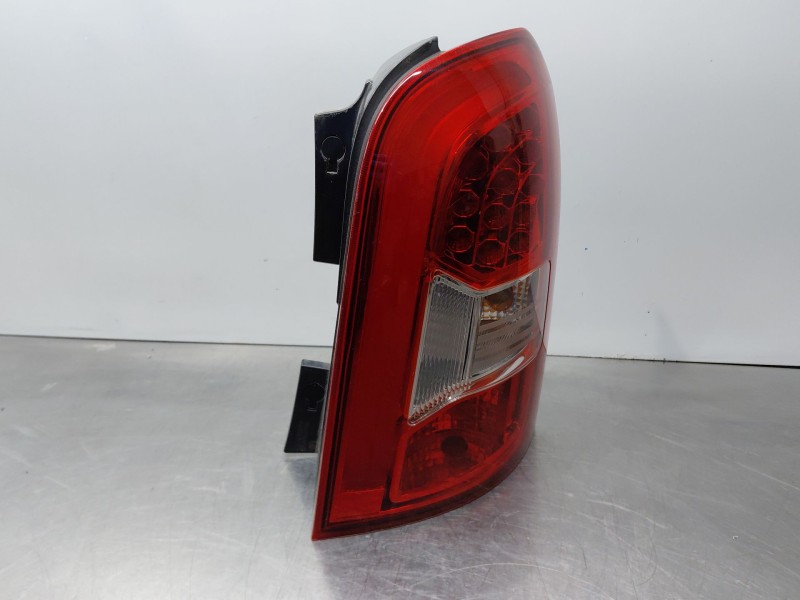 Recambio de piloto trasero derecho para ssangyong rexton w xdi referencia OEM IAM   