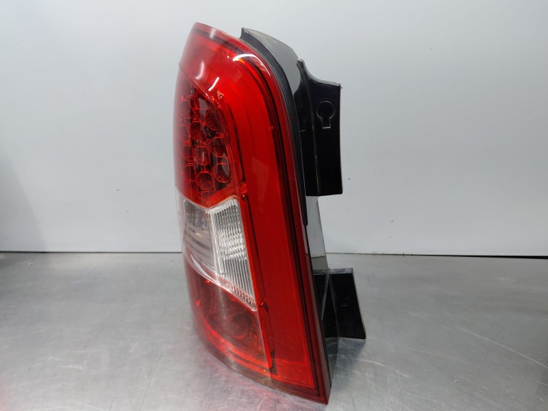 Recambio de piloto trasero izquierdo para ssangyong rexton w xdi referencia OEM IAM   