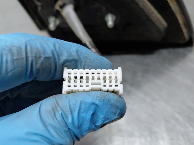 Recambio de retrovisor izquierdo para ssangyong rexton w xdi referencia OEM IAM   