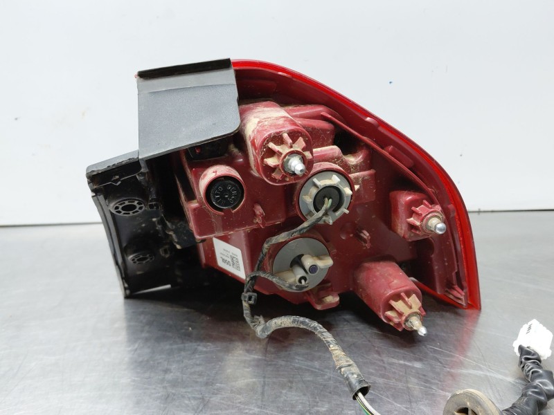 Recambio de piloto trasero izquierdo para kia niro hybrid referencia OEM IAM   