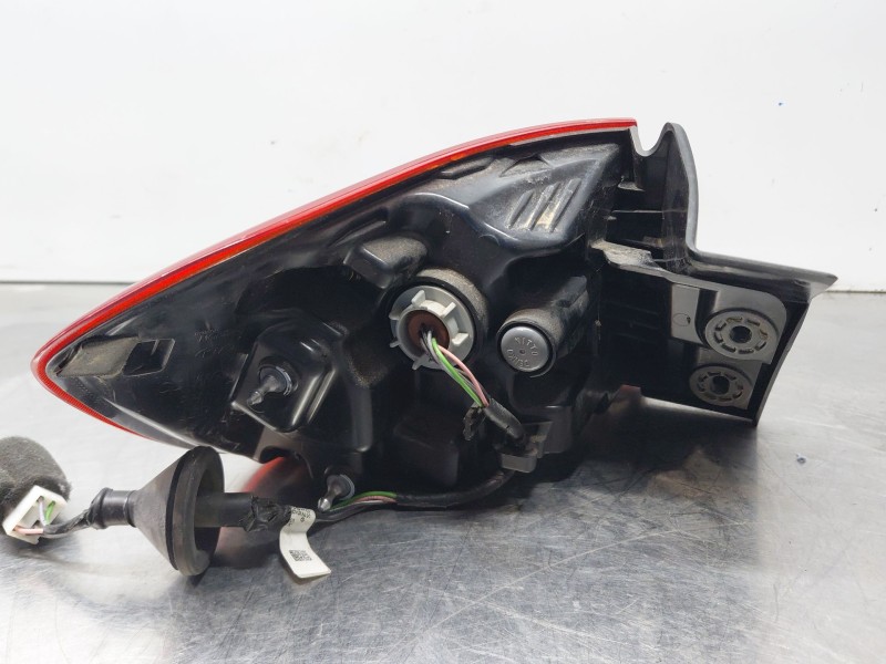 Recambio de piloto trasero derecho para kia ceed sportswagon hybrid referencia OEM IAM   