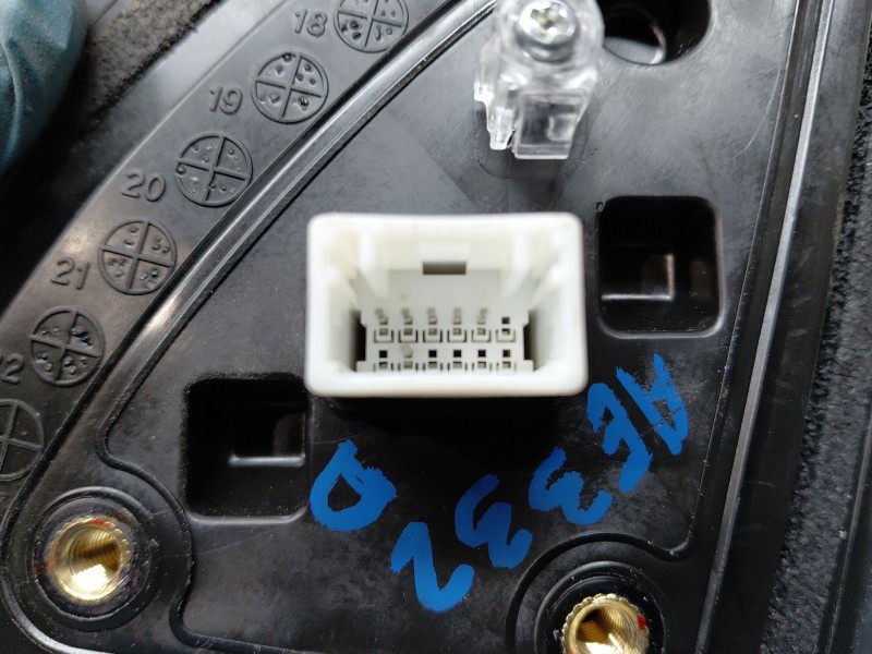 Recambio de retrovisor derecho para hyundai kona hybrid referencia OEM IAM   