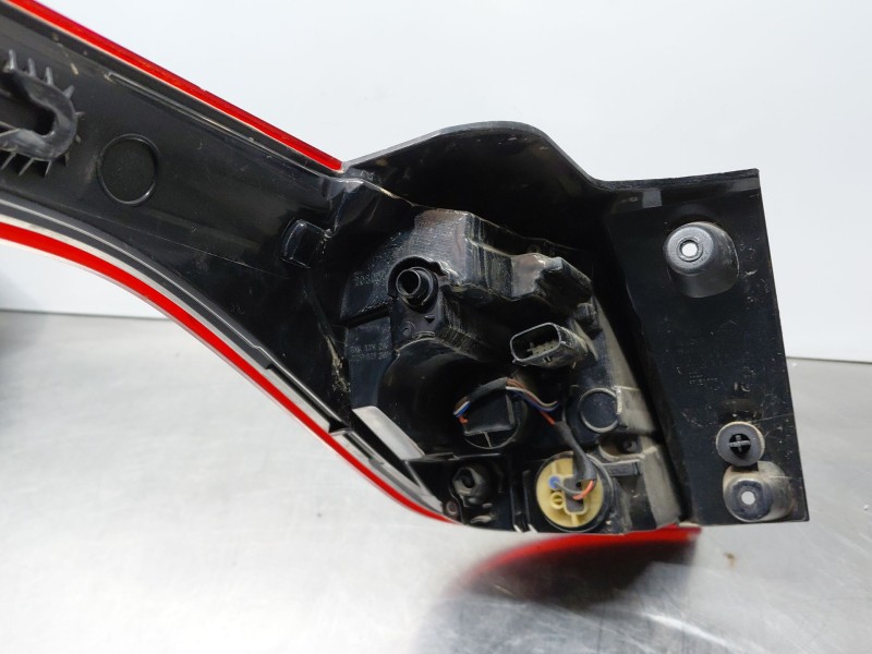 Recambio de piloto trasero derecho para opel crossland x selective referencia OEM IAM 39137522  