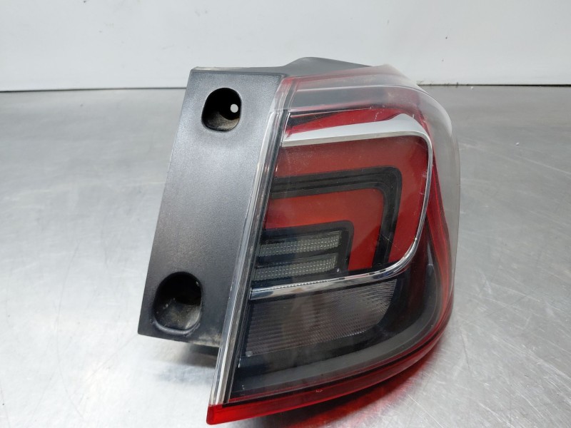 Recambio de piloto trasero derecho para opel crossland x selective referencia OEM IAM 39137522  