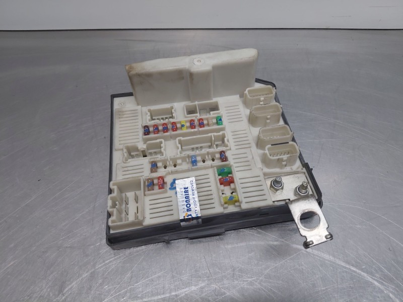 Recambio de caja reles / fusibles para renault kangoo combi referencia OEM IAM   
