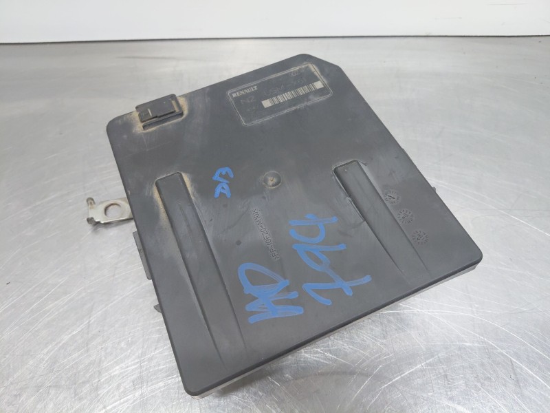 Recambio de caja reles / fusibles para renault kangoo combi referencia OEM IAM   