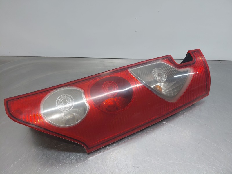 Recambio de piloto trasero derecho para renault kangoo combi referencia OEM IAM   