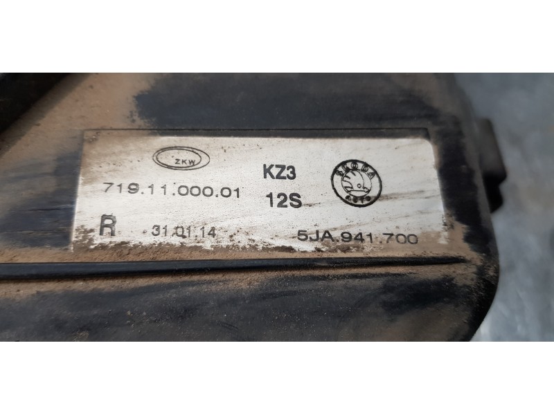 Recambio de faro antiniebla derecho para skoda rapid elegance referencia OEM IAM 5JA941700   Recambio de faro antiniebla derecho para skoda rapid elegance referencia OEM IAM 5JA941700