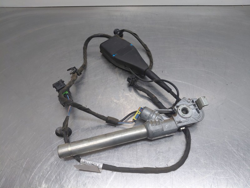 Recambio de pretensor airbag izquierdo para renault kangoo combi referencia OEM IAM   