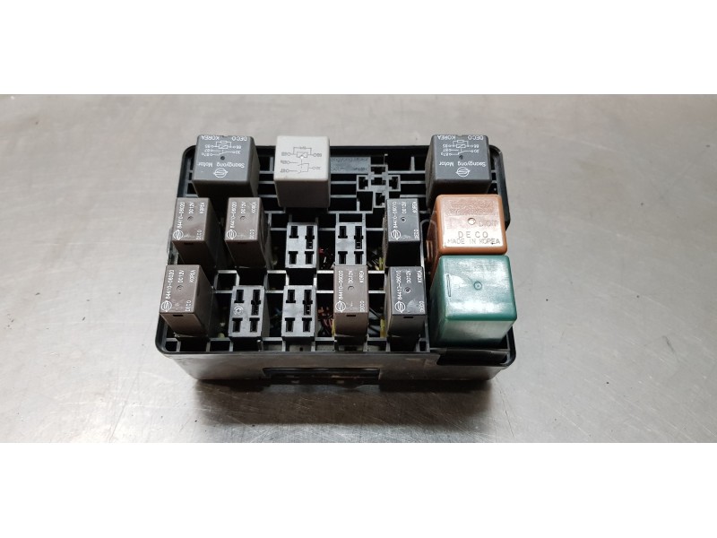 Recambio de caja reles / fusibles para ssangyong rexton rx 270 plus / 270 xdi plus referencia OEM IAM 8220108034  