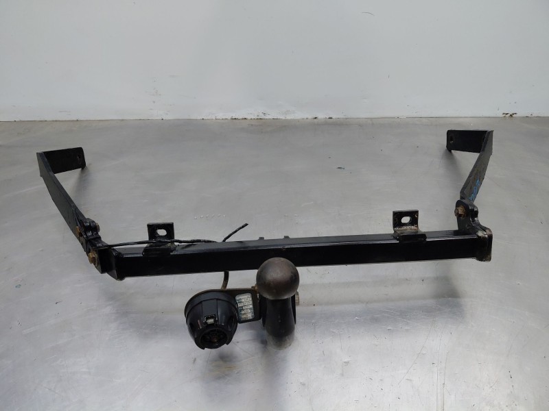 Recambio de enganche remolque para peugeot partner (s2) combi referencia OEM IAM C033  