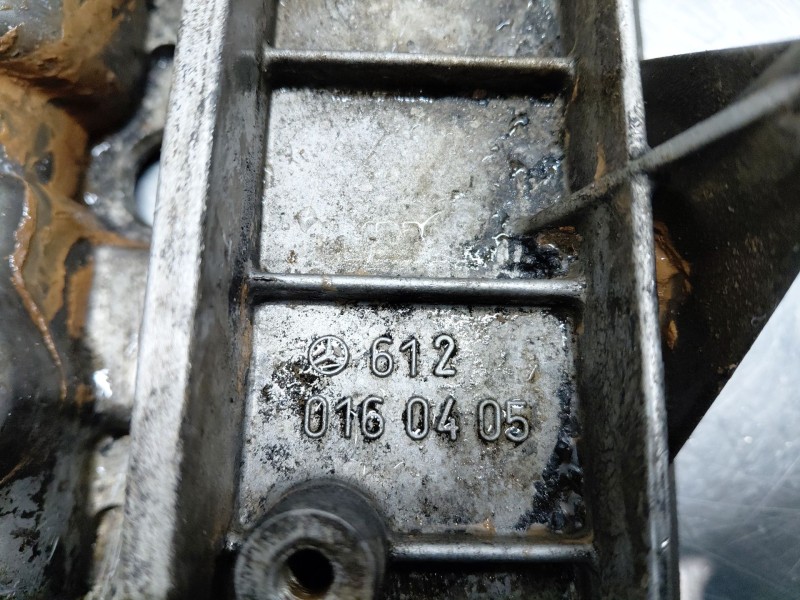 Recambio de tapa balancines para mercedes-benz clase m (w163) 270 cdi referencia OEM IAM A6120100430  