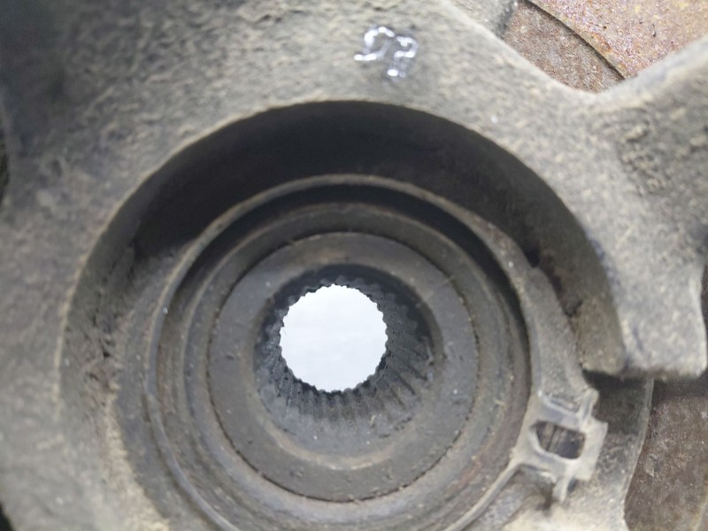 Recambio de mangueta delantera derecha para renault kangoo combi referencia OEM IAM 8200755588  