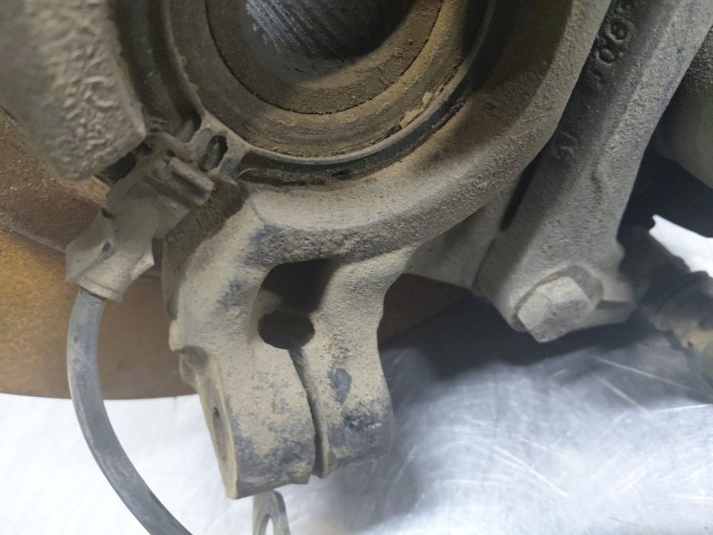 Recambio de mangueta delantera izquierda para renault kangoo combi referencia OEM IAM 8200755584  