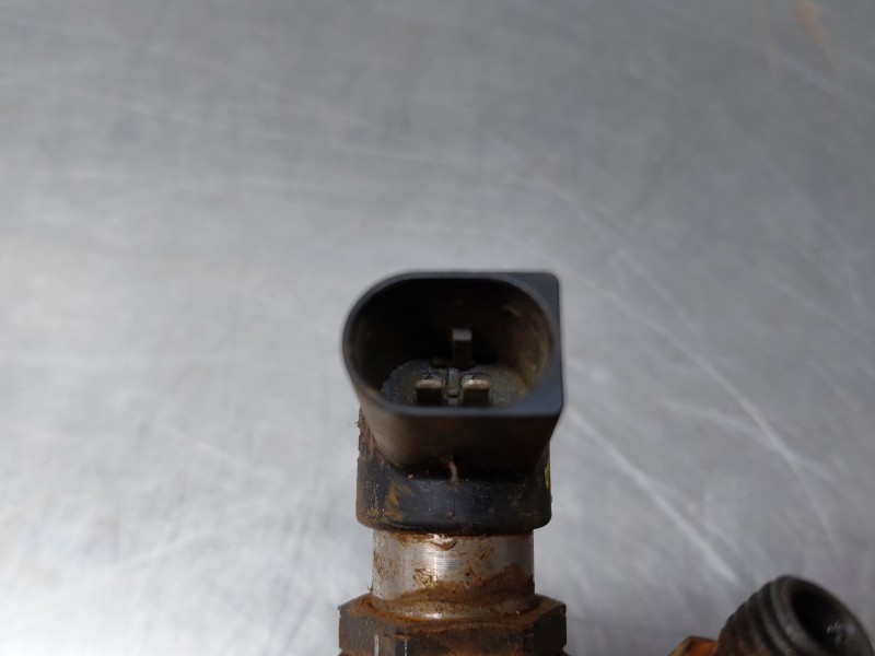 Recambio de inyector para citroën c4 picasso shine referencia OEM IAM 9658194180  