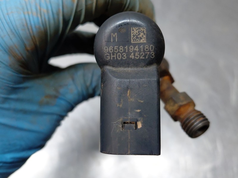 Recambio de inyector para citroën c4 picasso shine referencia OEM IAM 9658194180  