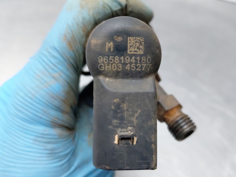 Recambio de inyector para citroën c4 picasso shine referencia OEM IAM 9658194180  