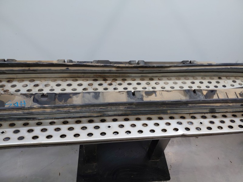 Recambio de estribos laterales para mercedes-benz clase gl (x166) 450 grand edition referencia OEM IAM A1646900655 A1646900410 