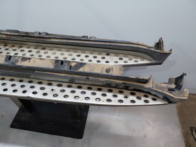 Recambio de estribos laterales para mercedes-benz clase gl (x166) 450 grand edition referencia OEM IAM A1646900655 A1646900410 