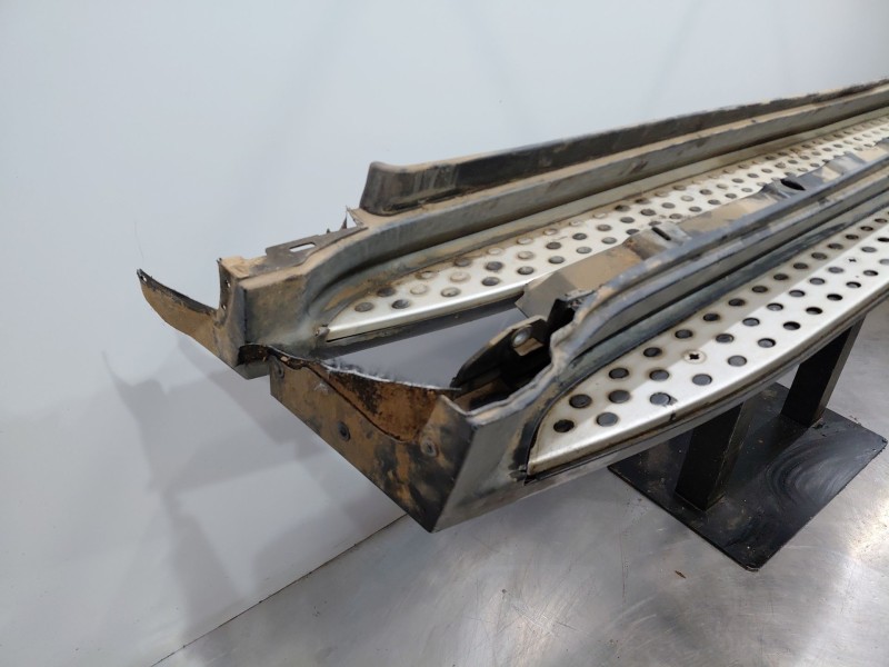 Recambio de estribos laterales para mercedes-benz clase gl (x166) 450 grand edition referencia OEM IAM A1646900655 A1646900410 