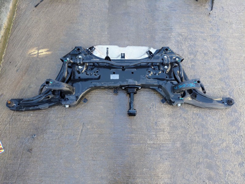 Recambio de puente delantero para hyundai i20 iii active referencia OEM IAM 62400Q0000  